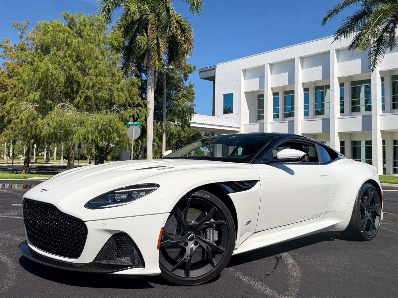2019 Aston Martin DBS Superleggera, 11/20