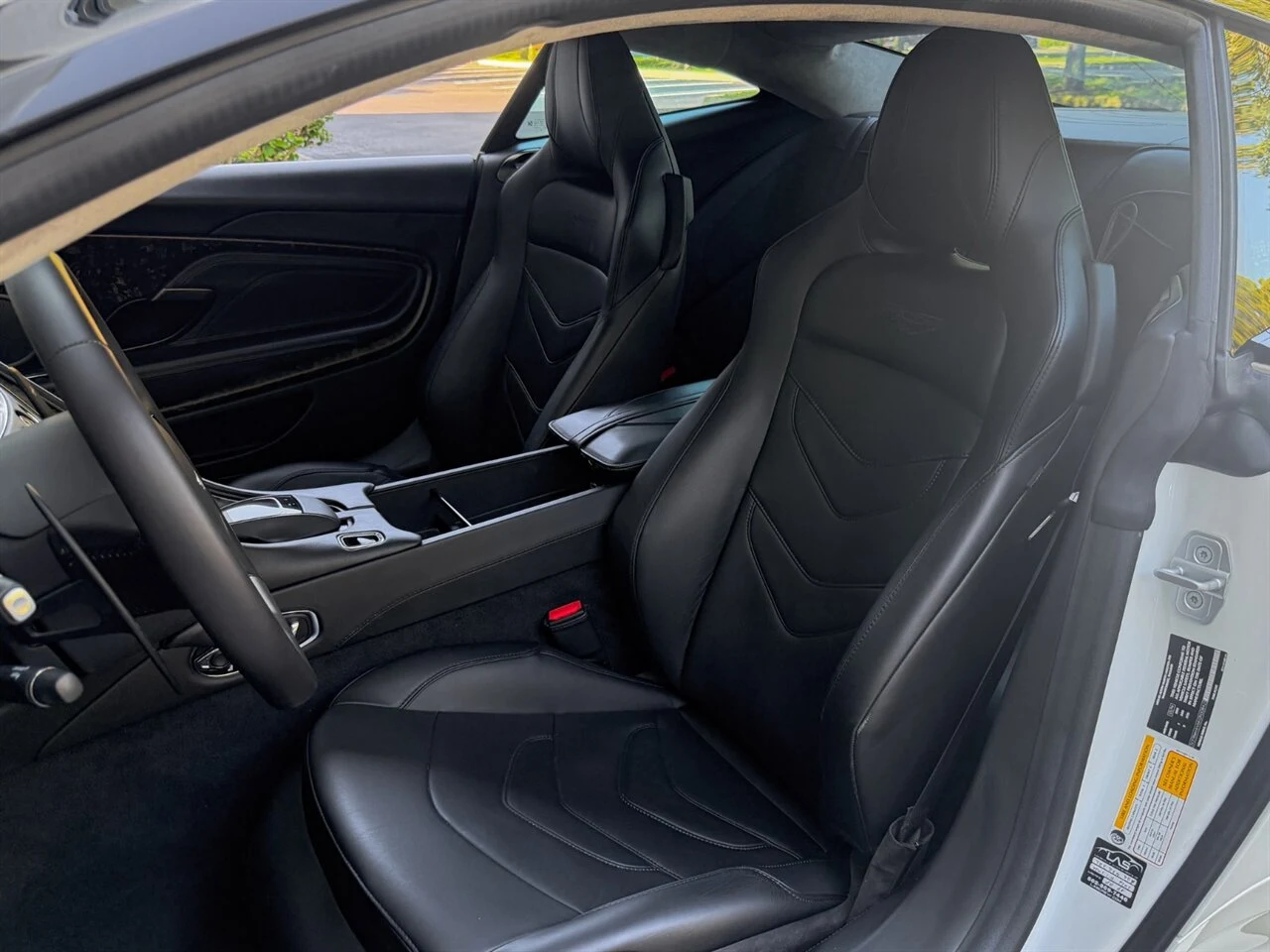 2019 Aston Martin DBS Superleggera, 20/20