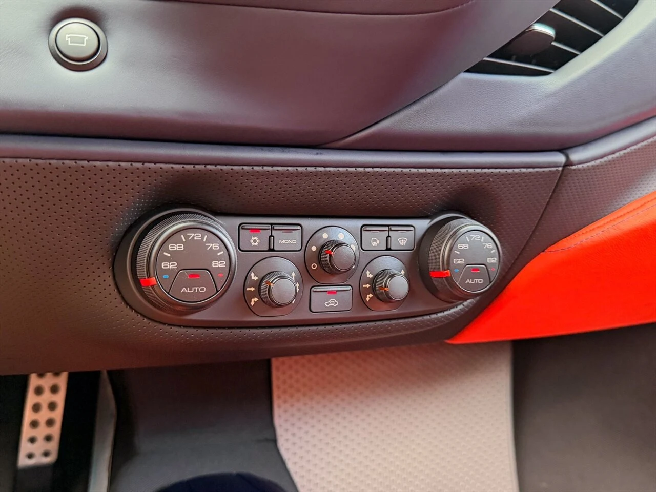 2020 Ferrari 488 Pista, 18/20