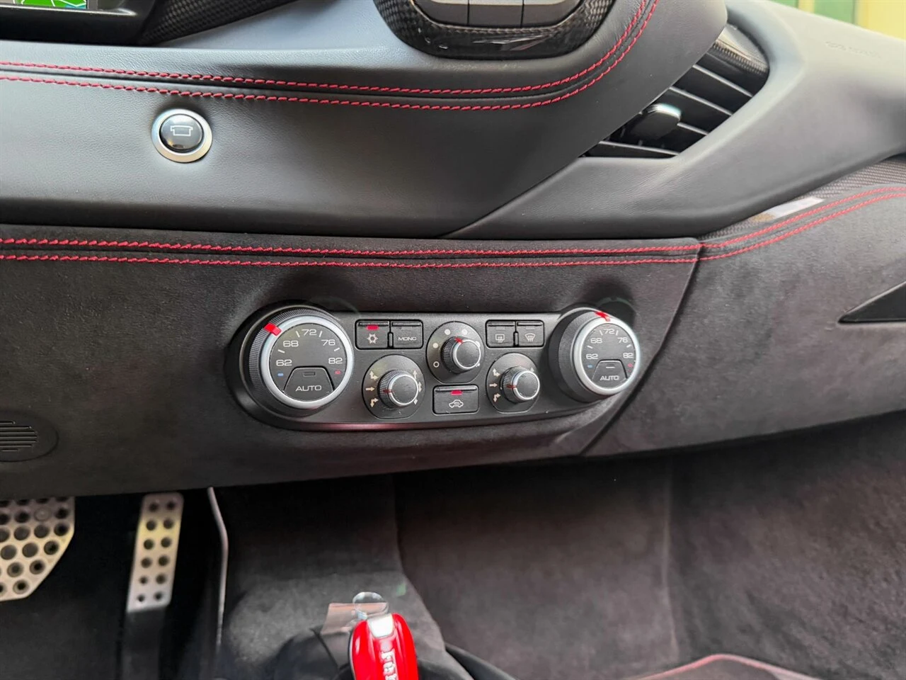 2019 Ferrari 488 GTB, 17/20
