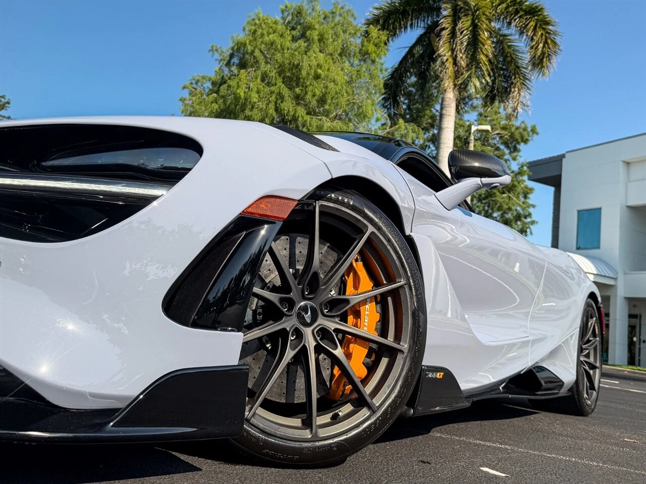 2021 McLaren 765LT, 13/20