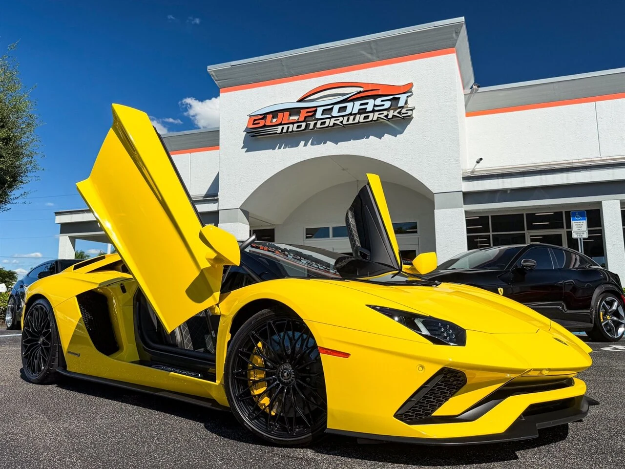 2018 Lamborghini Aventador S Roadster, 2/30