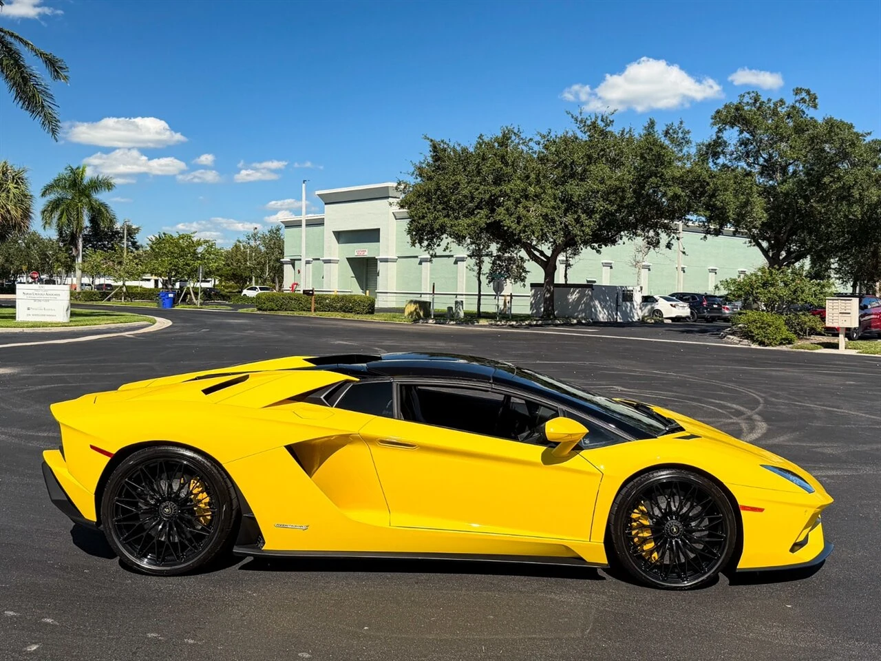 2018 Lamborghini Aventador S Roadster, 28/30