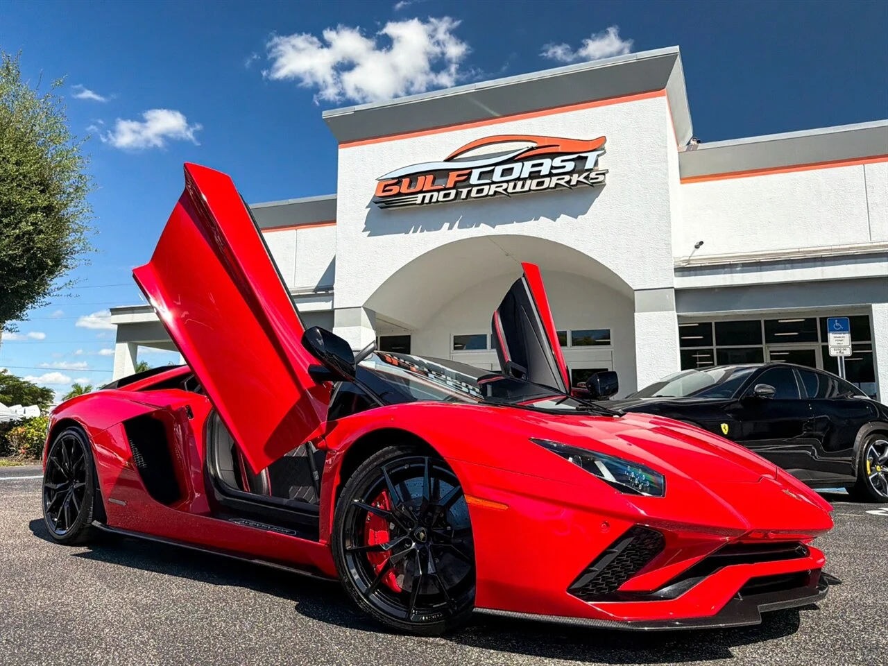 2019 Lamborghini Aventador S Roadster, 2/30