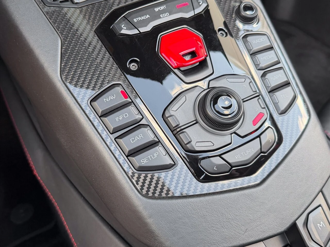 2019 Lamborghini Aventador S Roadster, 15/30
