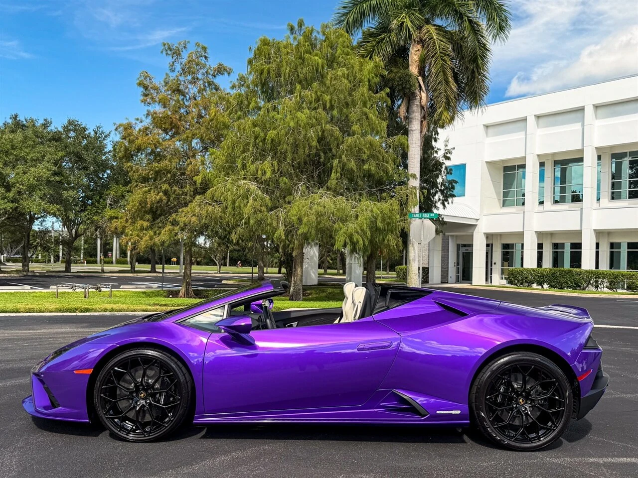 2023 Lamborghini Huracán EVO RWD Spyder, 20/30