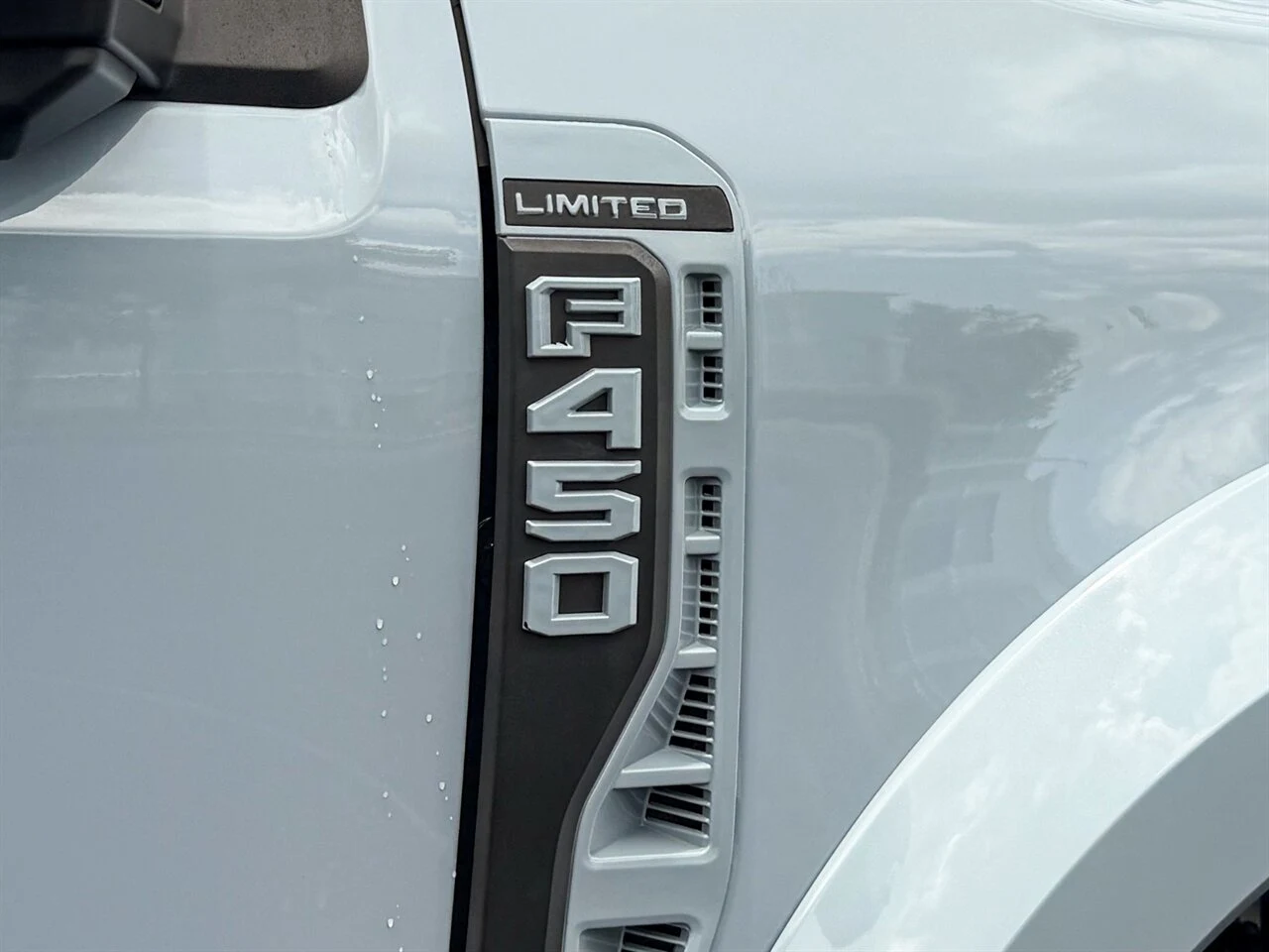 2024 Ford F-450 Super Duty Limited, 28/30
