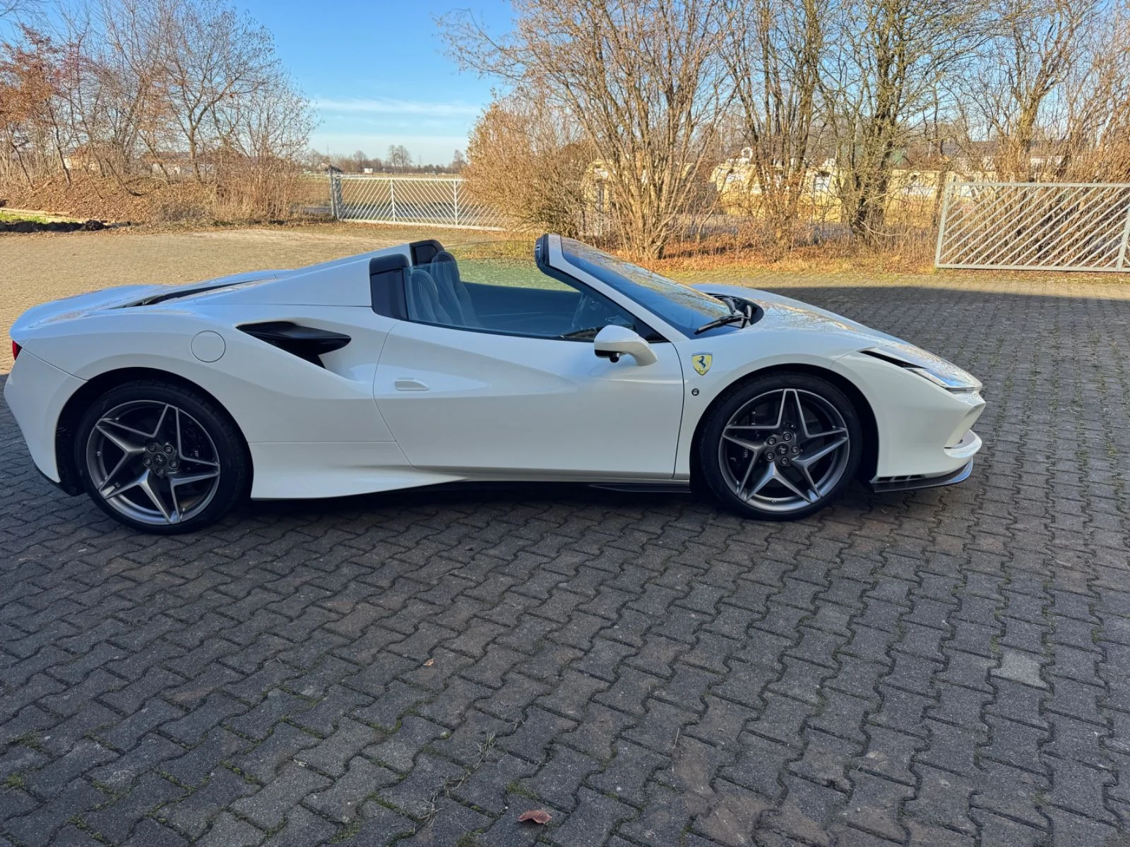 Ferrari F8 Spider, 3/10