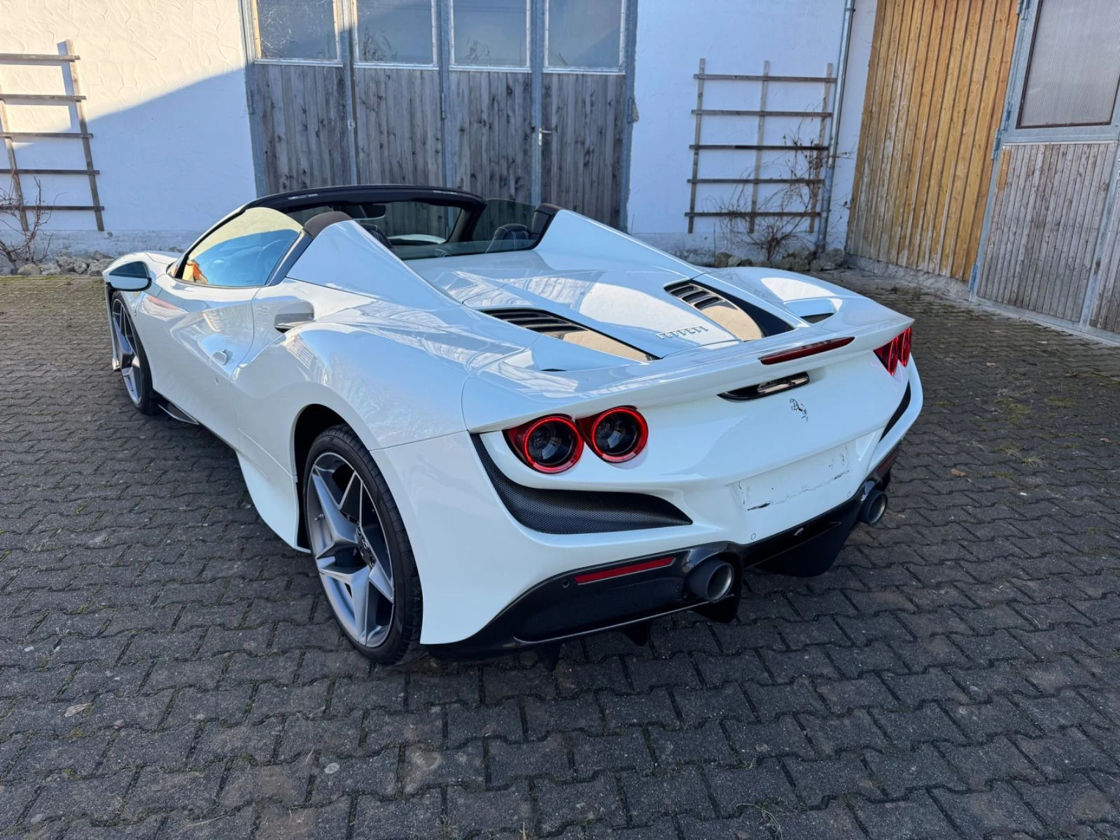 Ferrari F8 Spider, 5/10