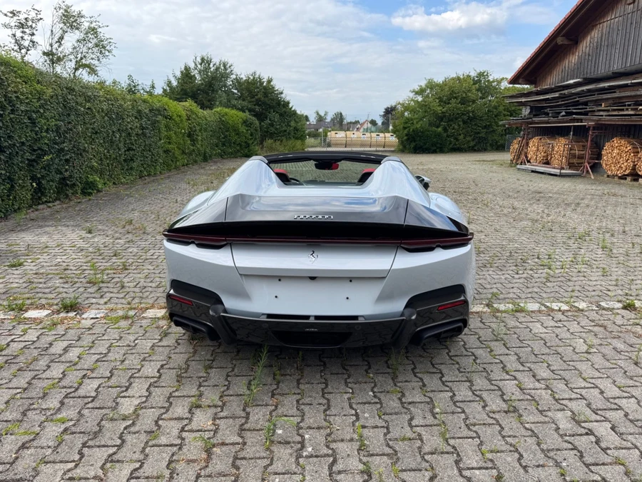 Ferrari 12Cilindri Spider, 5/10