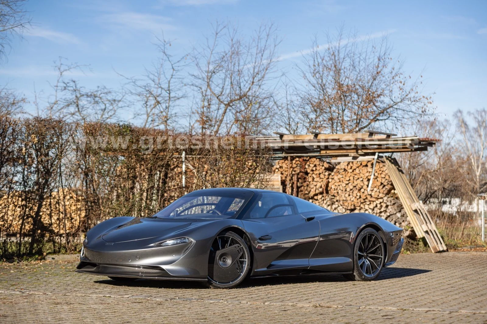 McLaren Speedtail, full front three-quarter view