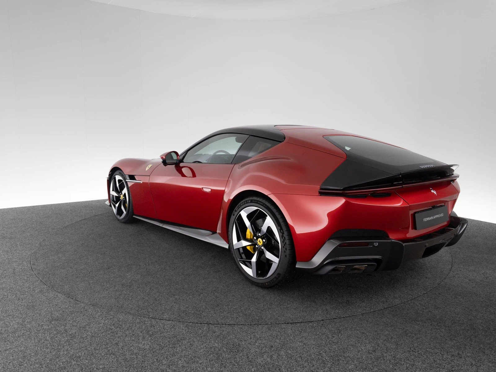 Ferrari 12Cilindri, 3/10