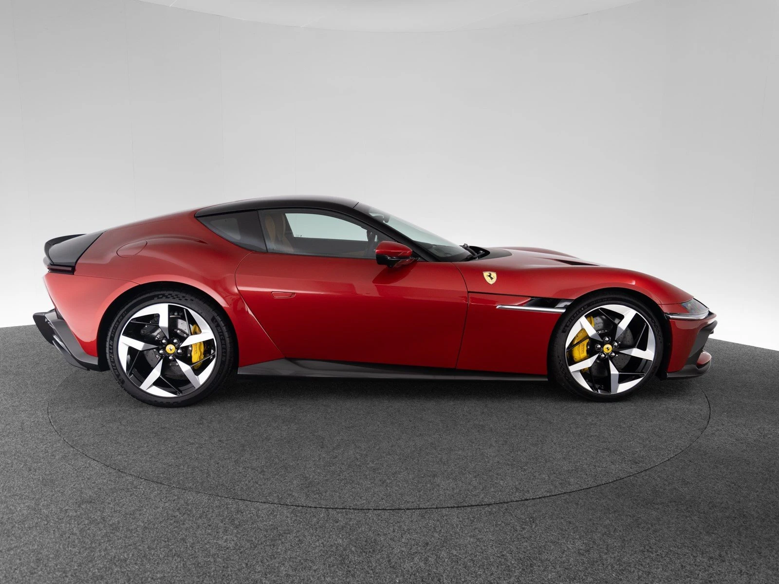 Ferrari 12Cilindri, 6/10