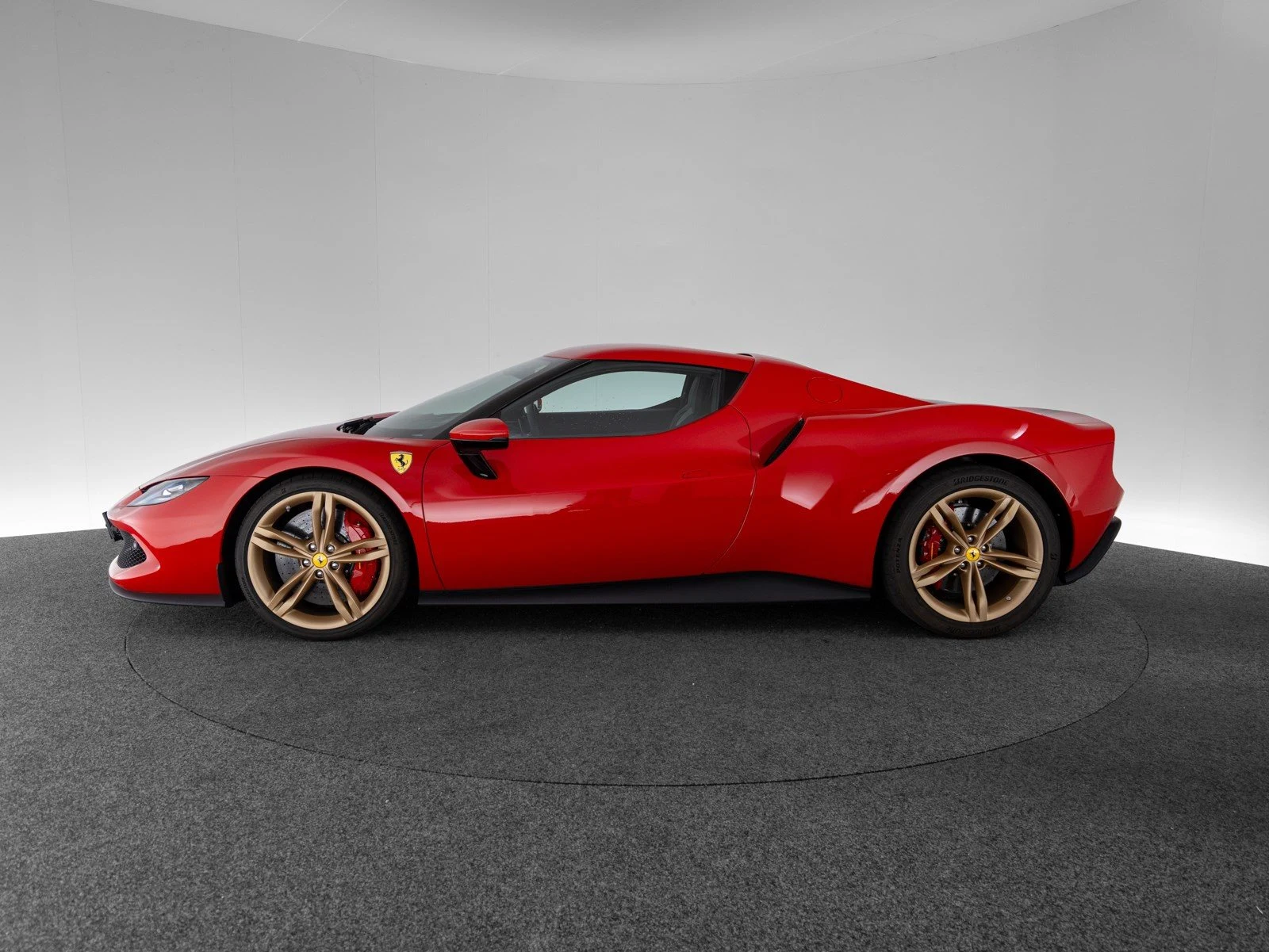 Ferrari 296 GTB, 8/10