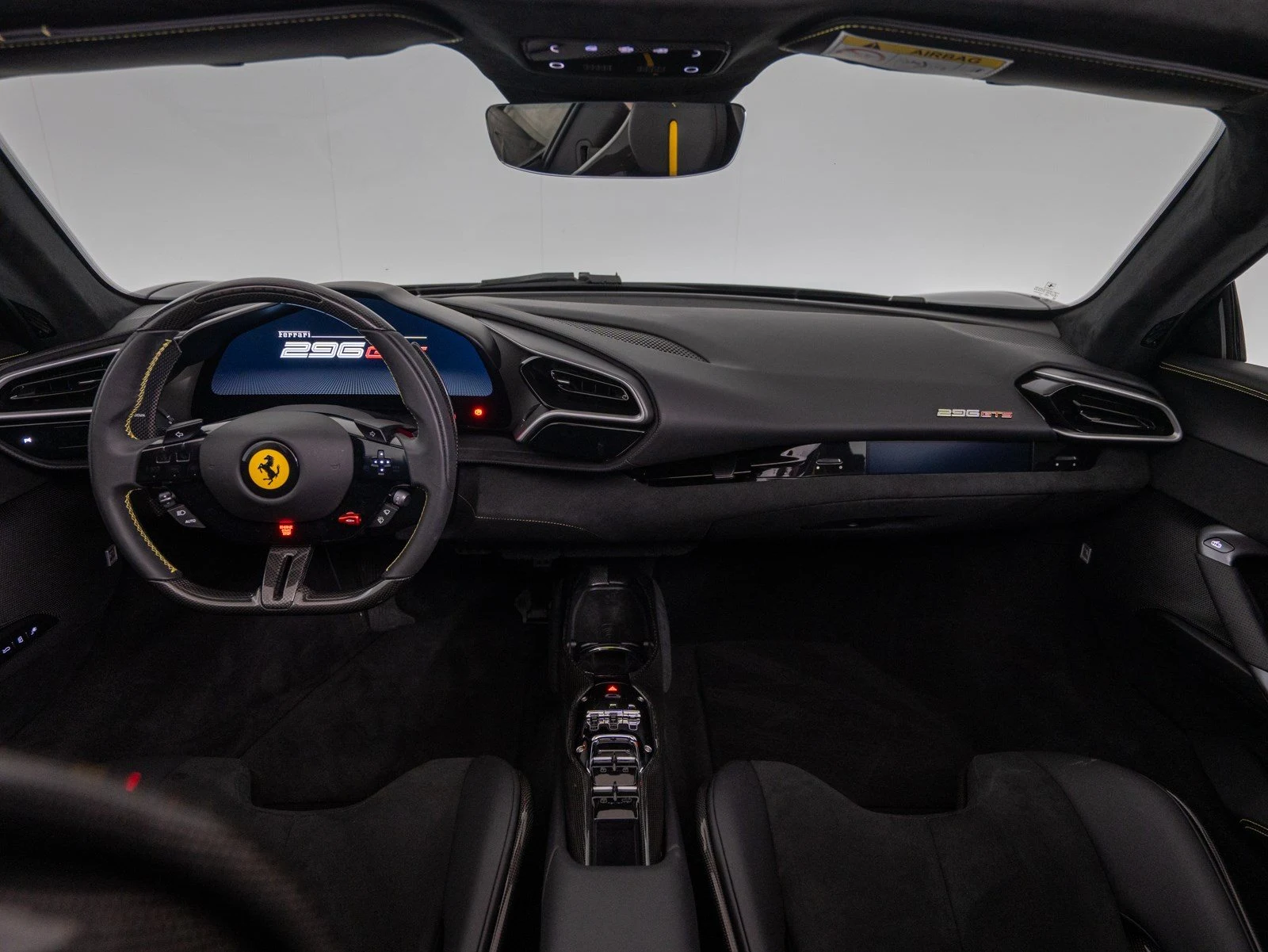 Ferrari 296 GTS, 9/10