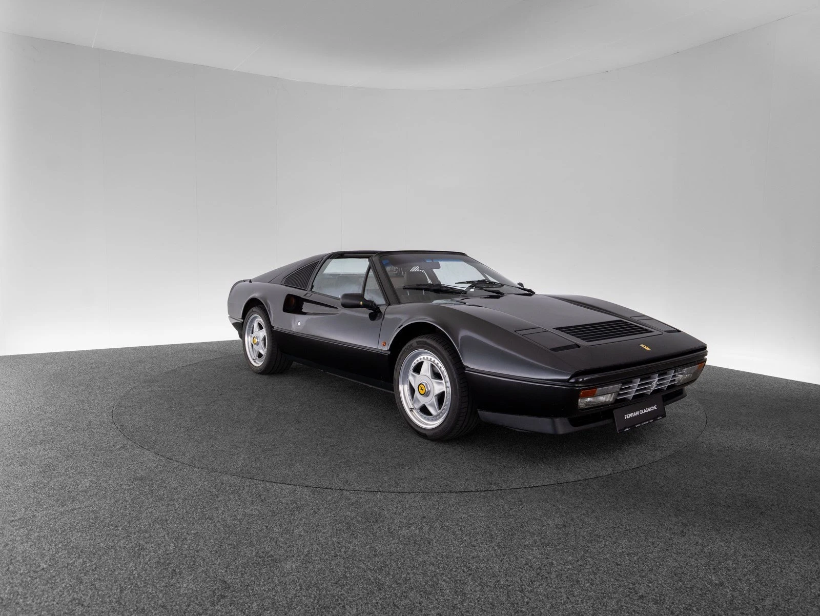 Ferrari 328 GTS, 3/10