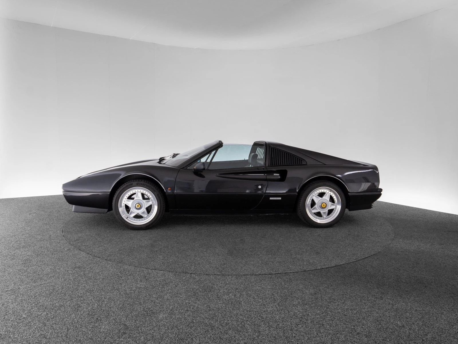Ferrari 328 GTS, 8/10