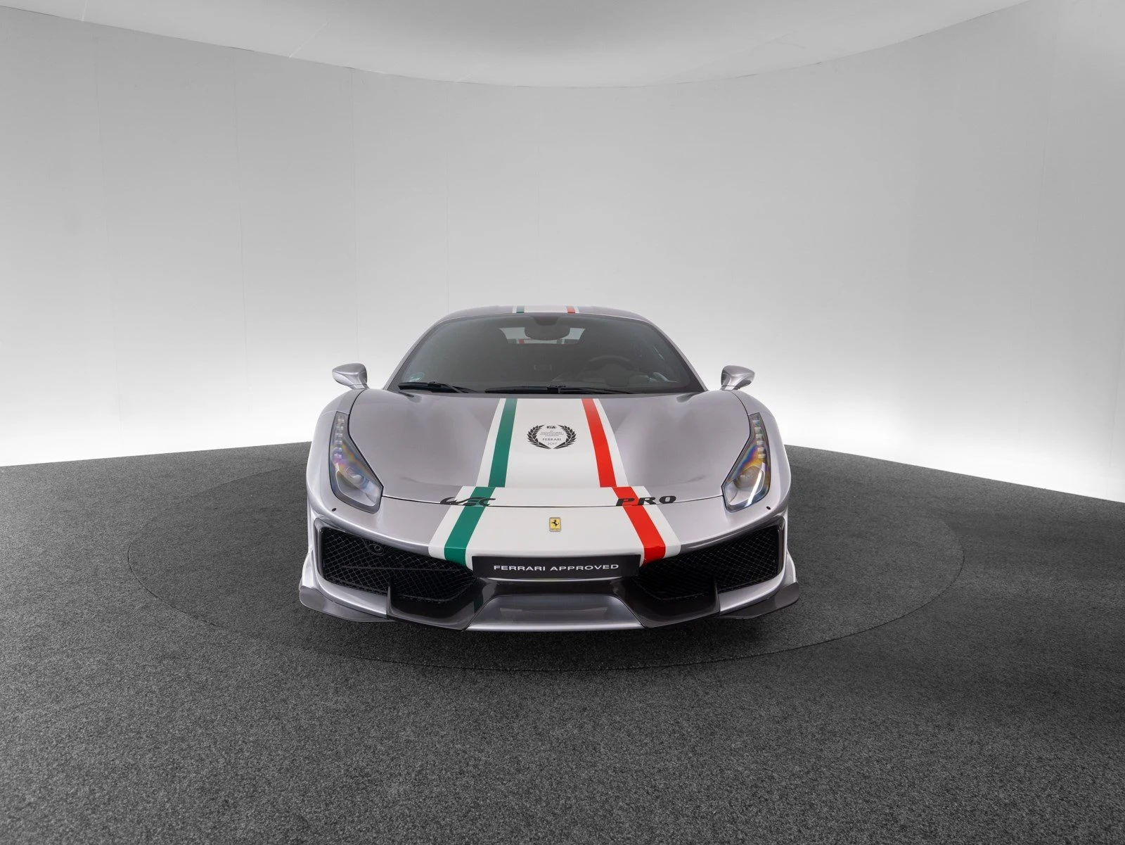 Ferrari 488 Pista Piloti, 2/10