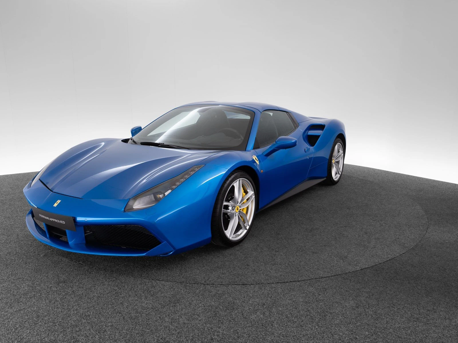 Ferrari 488 Spider, 2/10