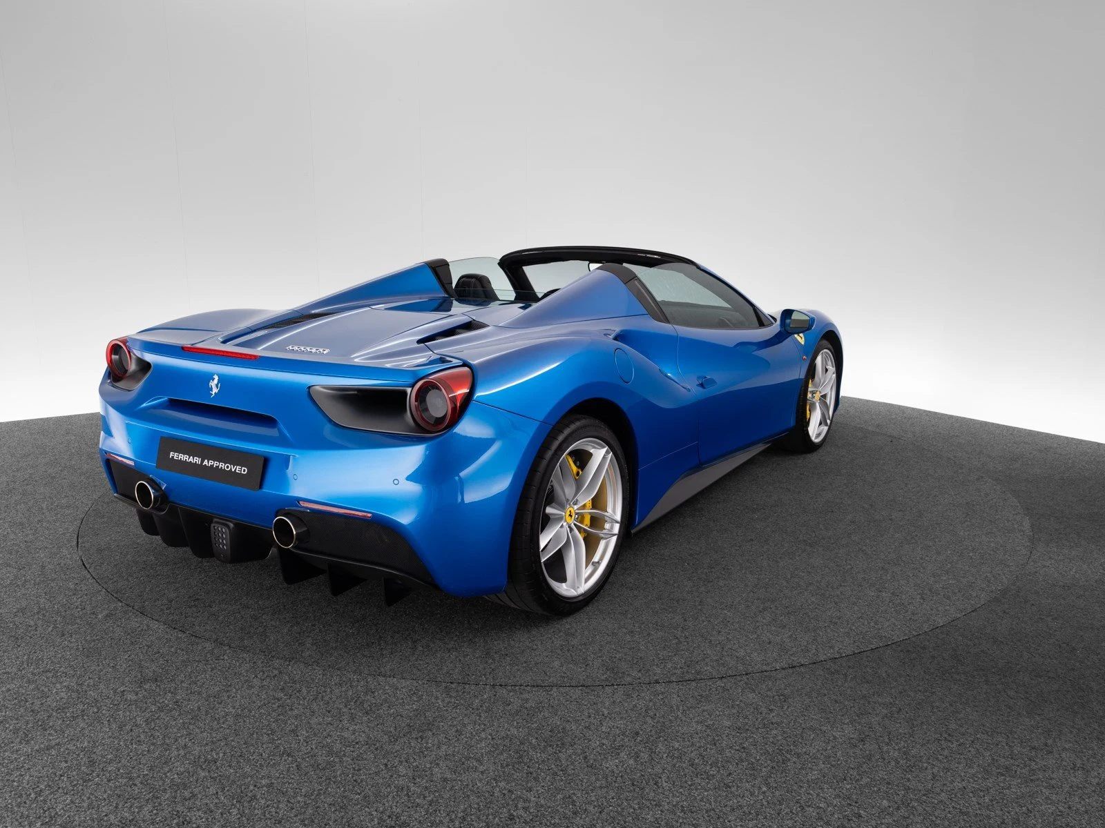 Ferrari 488 Spider, 7/10