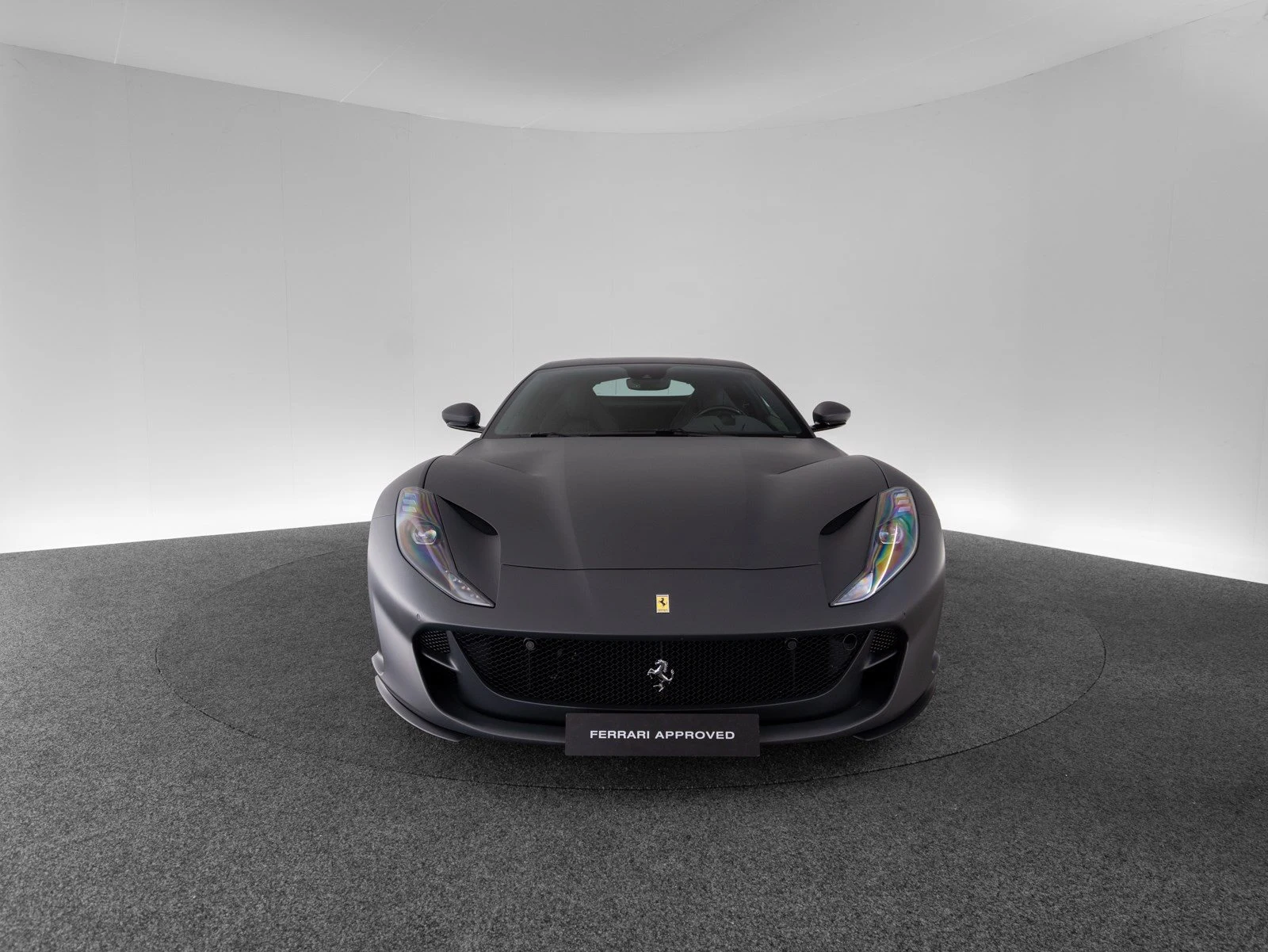 Ferrari 812 Superfast, 2/10