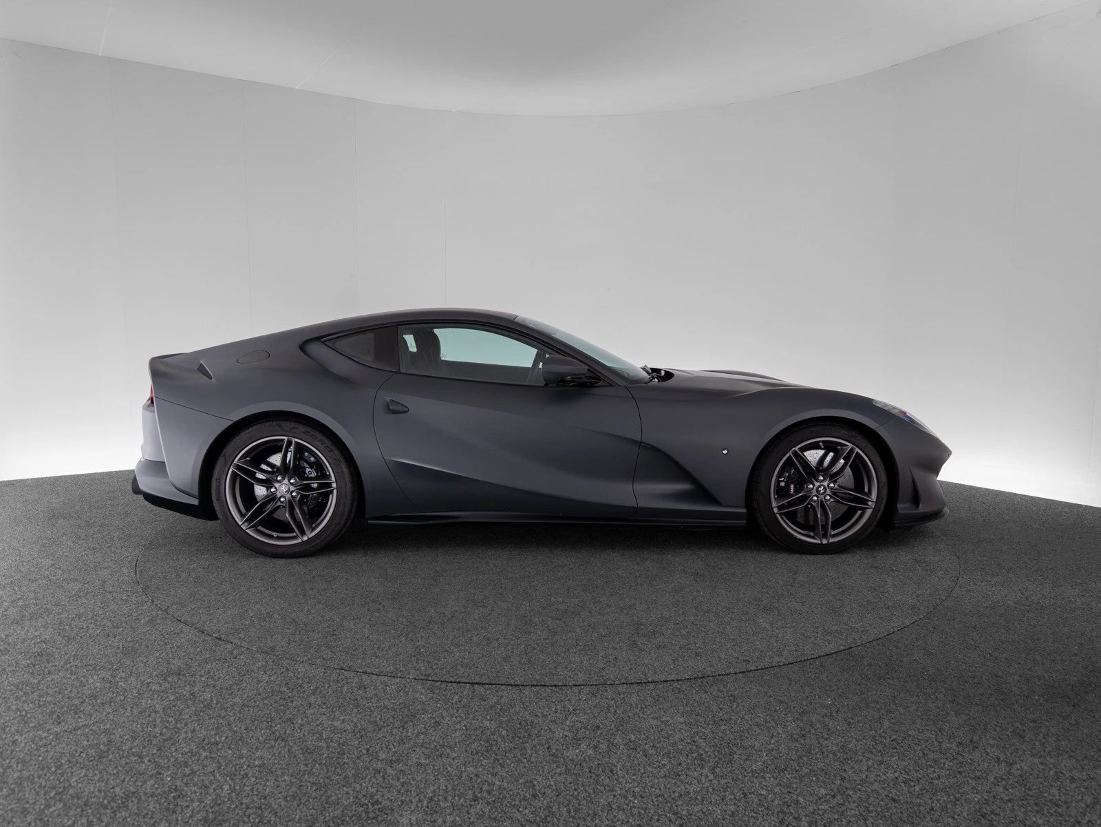 Ferrari 812 Superfast, 3/10