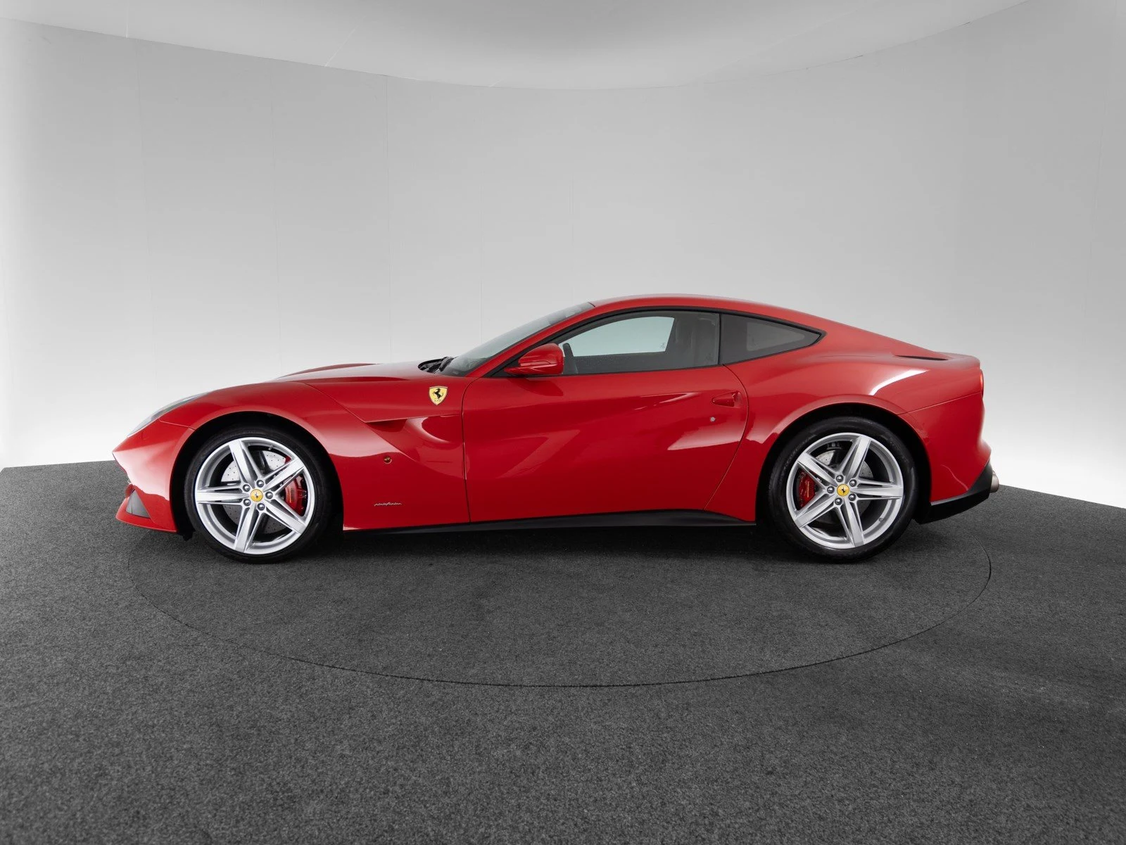 Ferrari F12berlinetta, 2/10