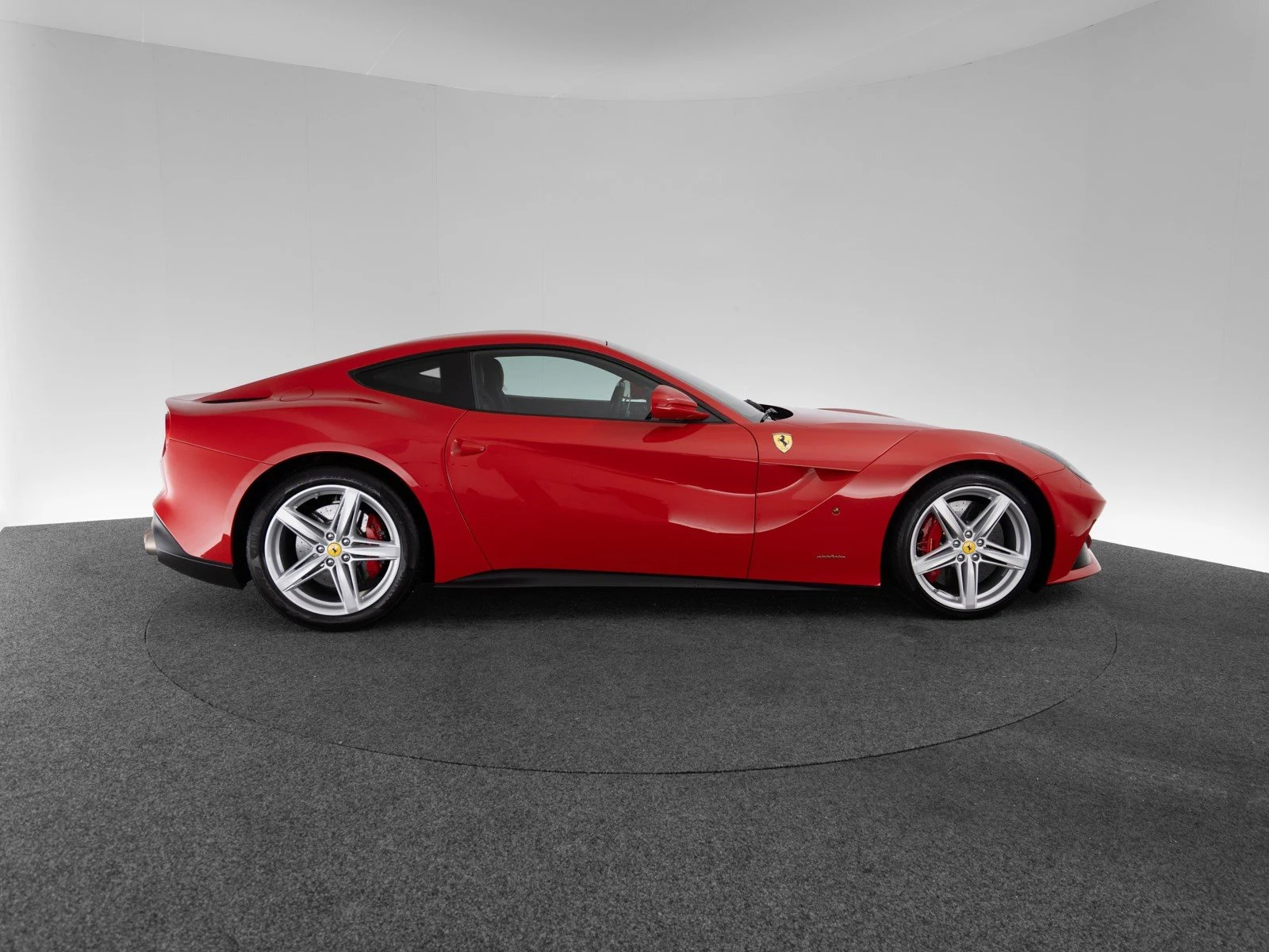Ferrari F12berlinetta, 5/10