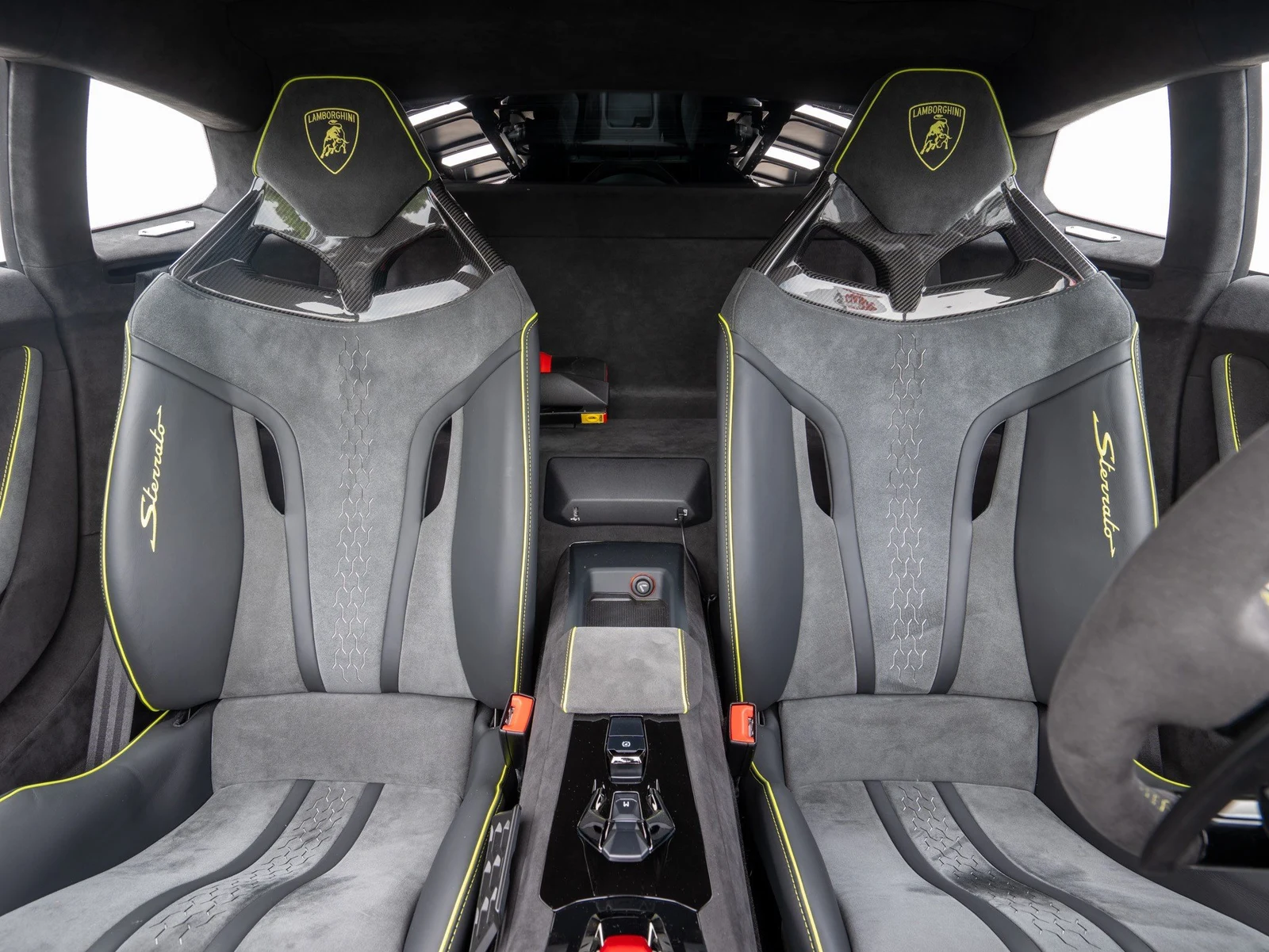 Lamborghini Huracán Sterrato, 8/10