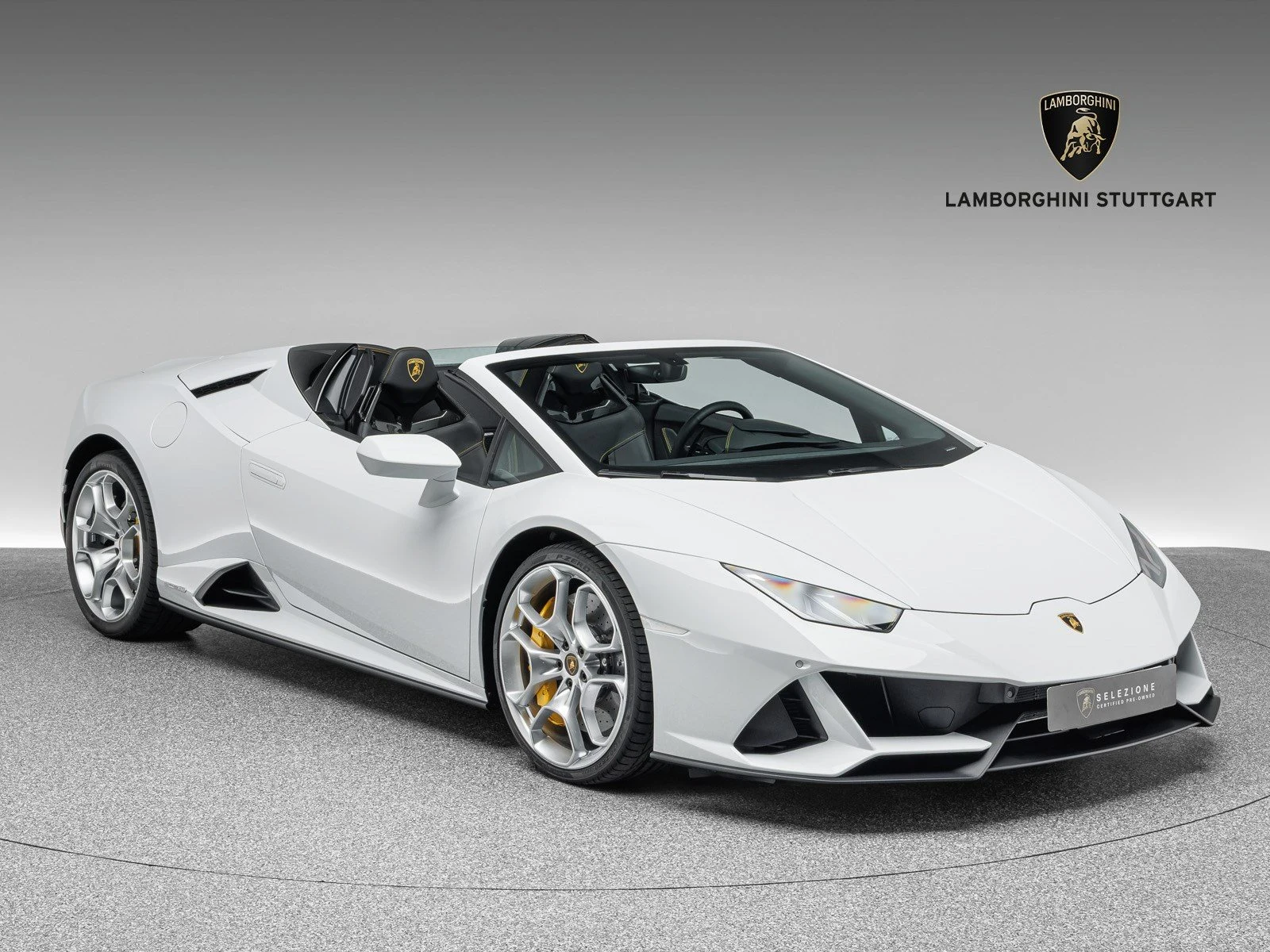 Lamborghini Huracán EVO Spyder, full-car front three-quarter view.