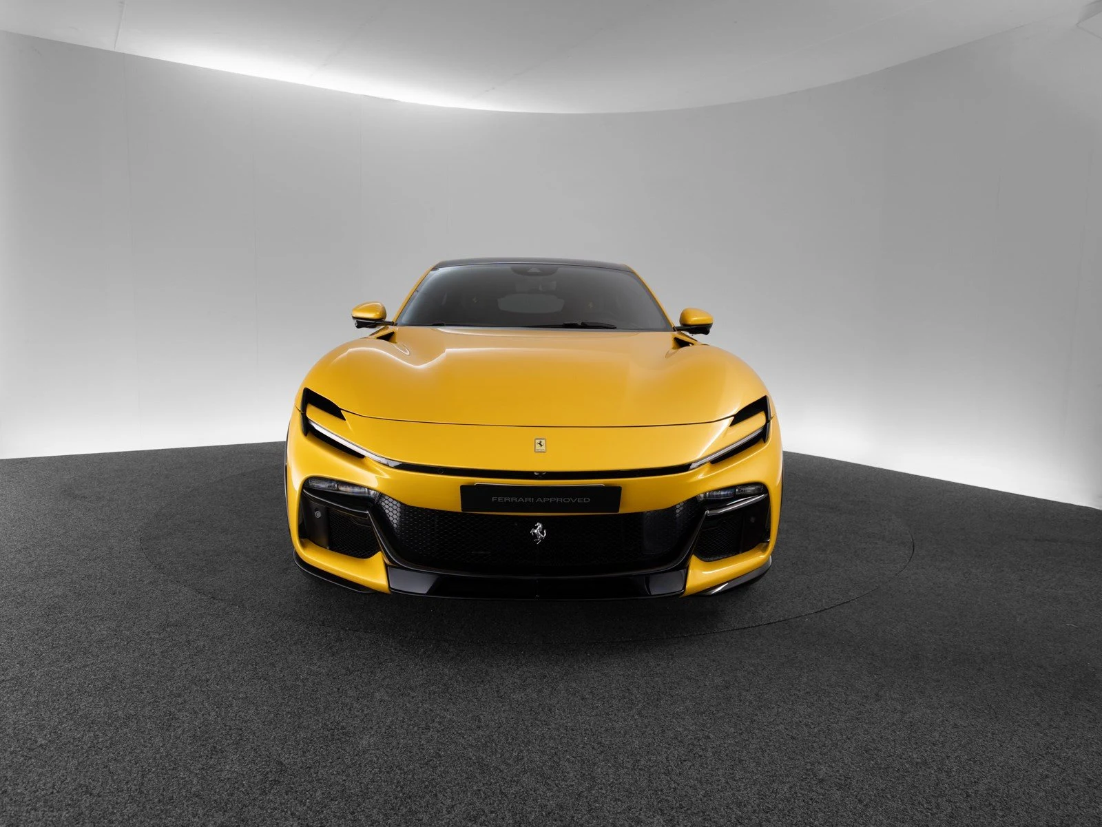 Ferrari Purosangue, 8/10
