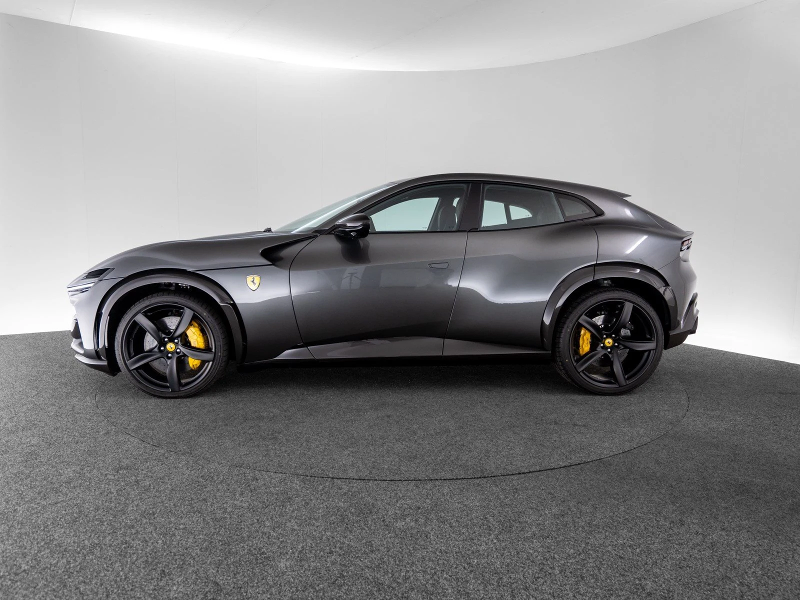 Ferrari Purosangue, 8/10