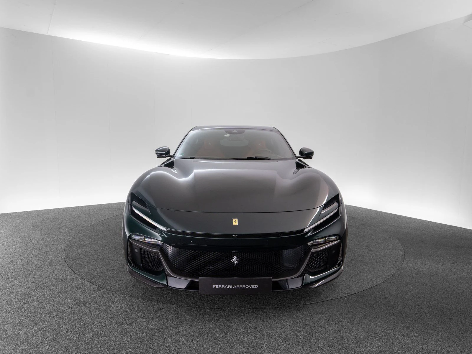 Ferrari Purosangue, 2/10