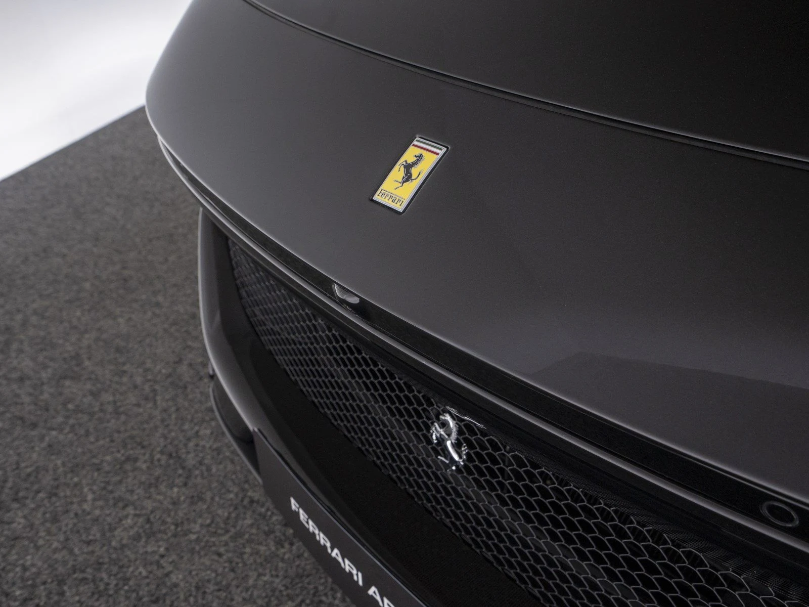 Ferrari Purosangue, 8/10