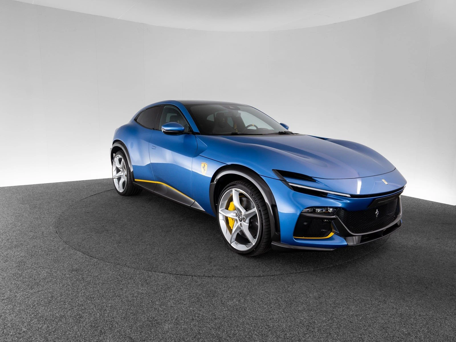Ferrari Purosangue, 3/10