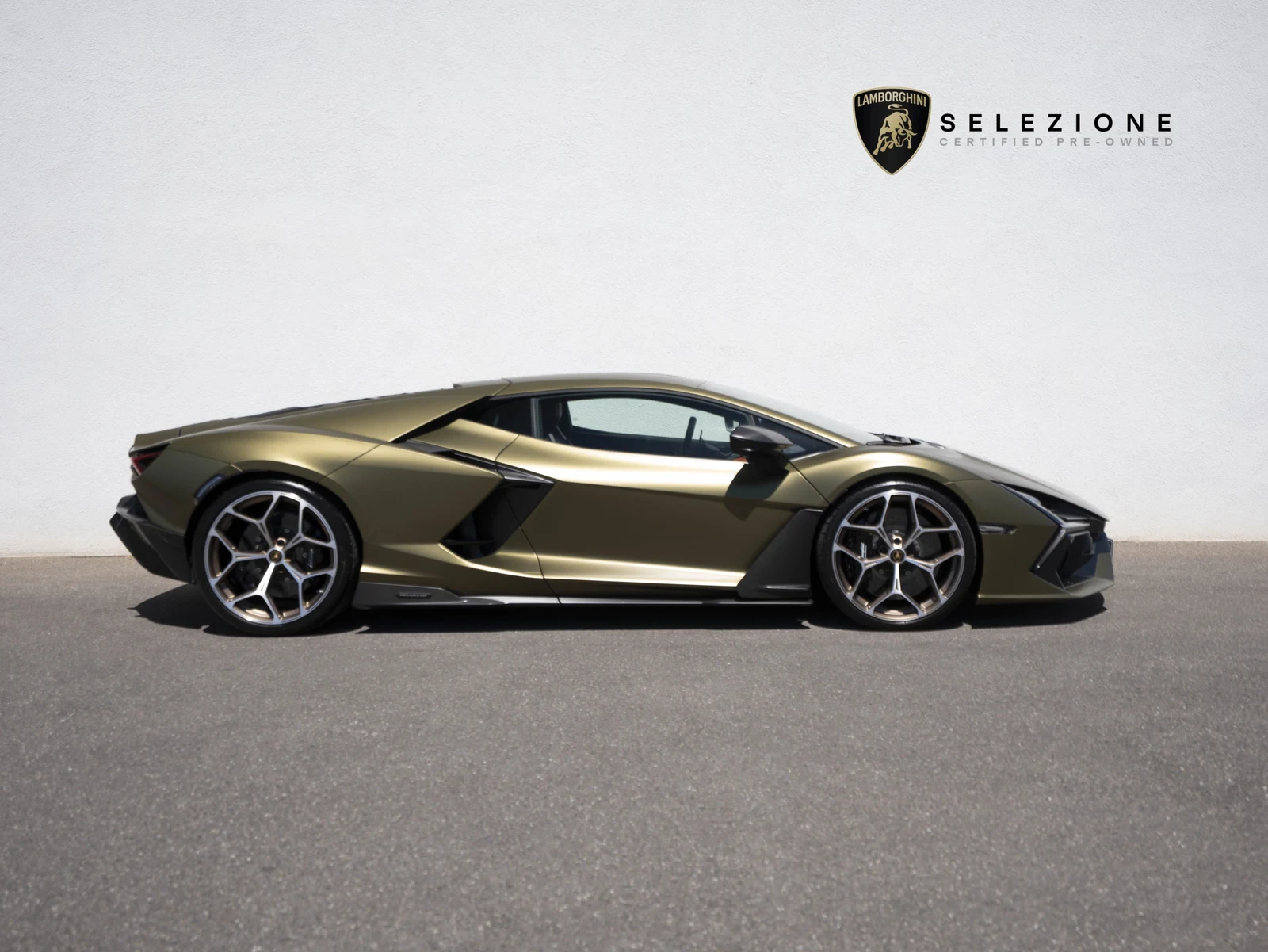 Lamborghini Revuelto, 2/10