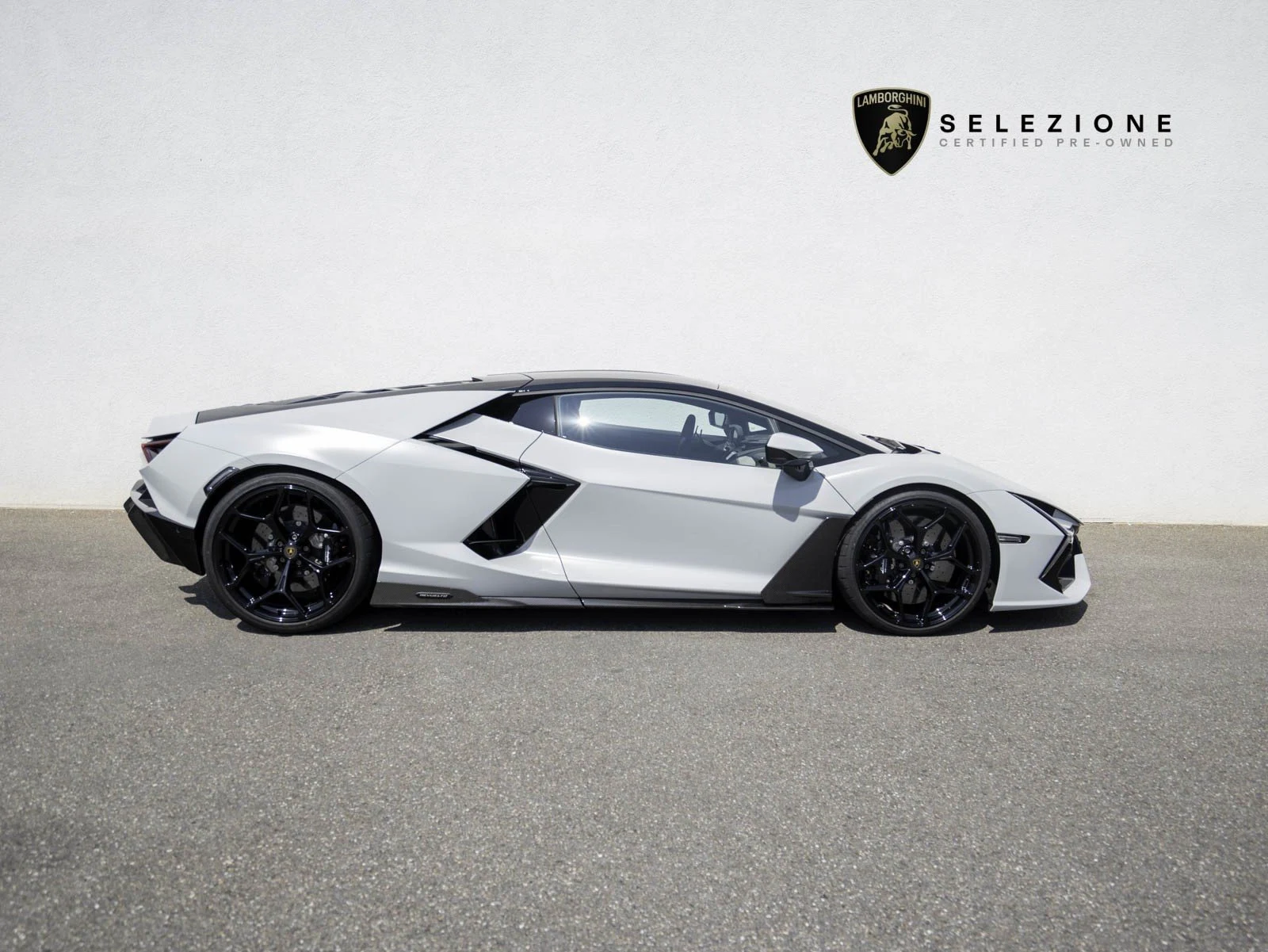 Lamborghini Revuelto, 2/10