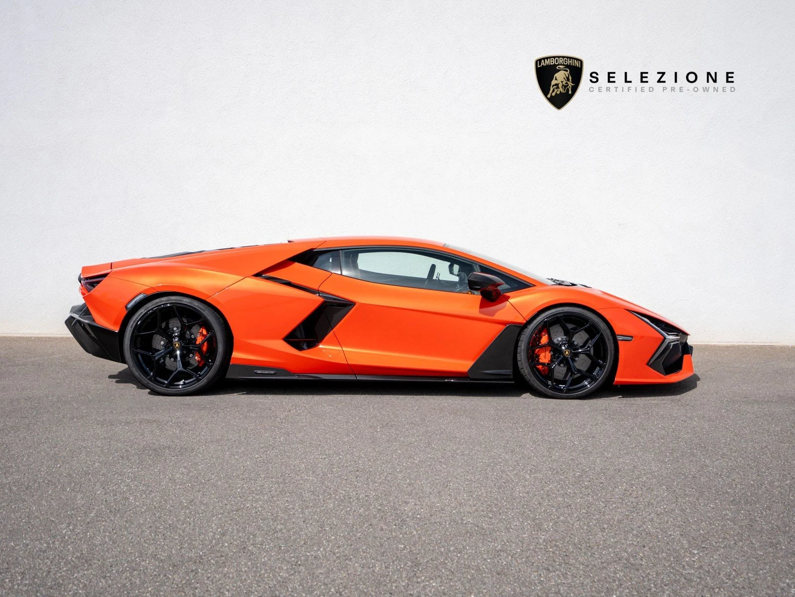 Lamborghini Revuelto, 2/10