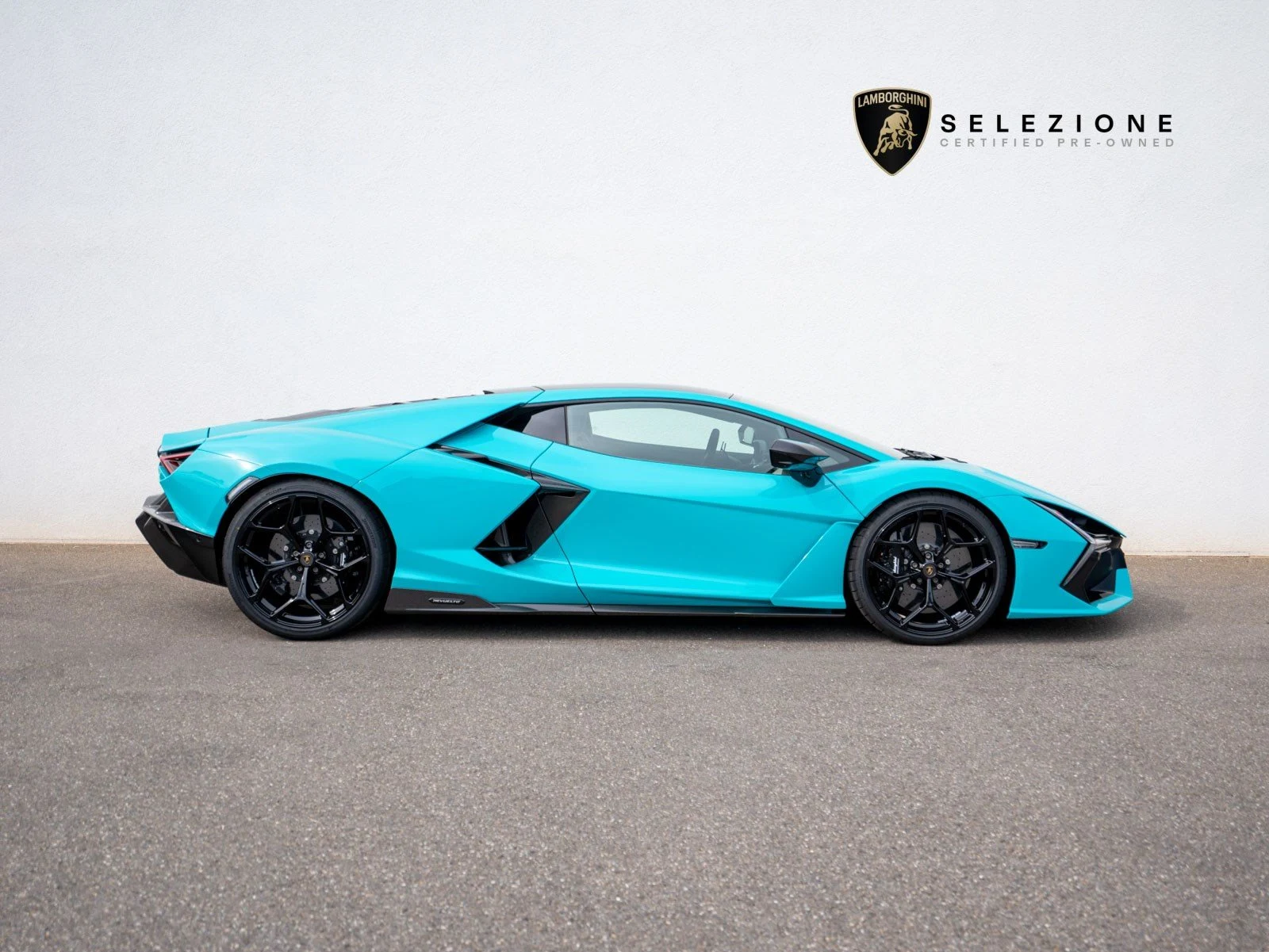 Lamborghini Revuelto, 2/10