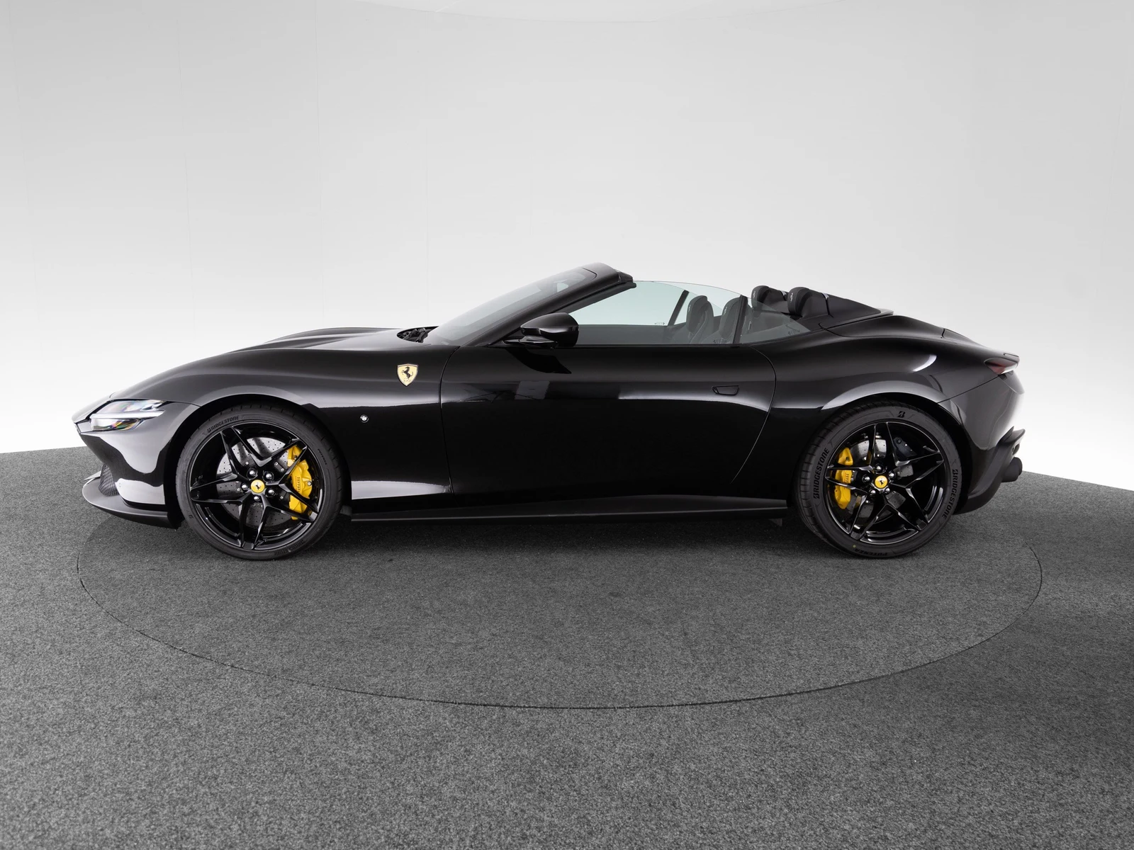 Ferrari Roma Spider, 2/10