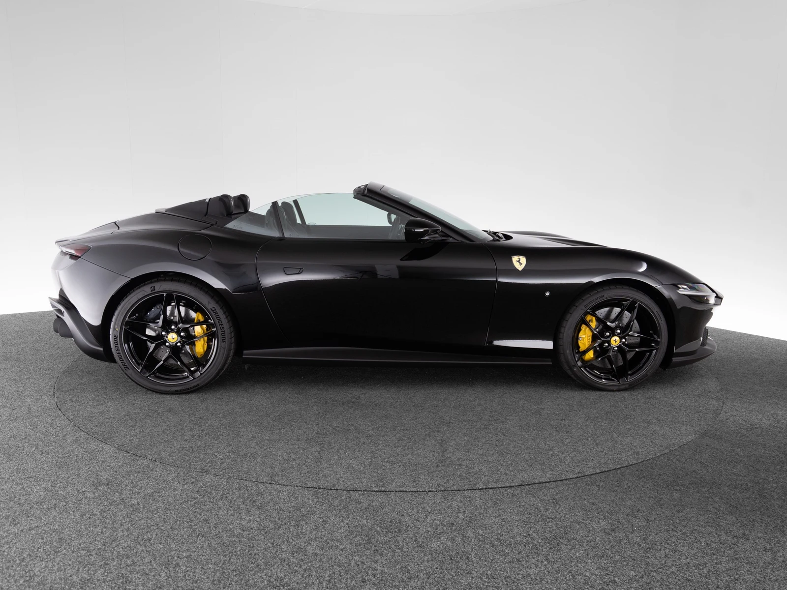 Ferrari Roma Spider, 6/10