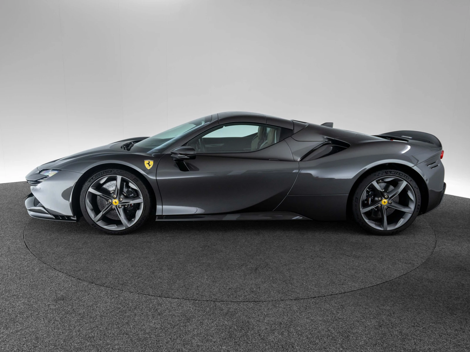 Ferrari SF90 Spider Assetto Fiorano, 9/10