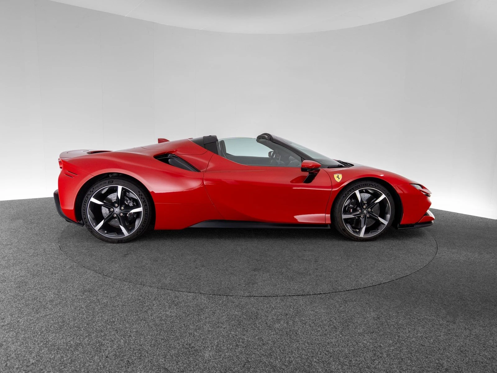 Ferrari SF90 Spider, 4/10