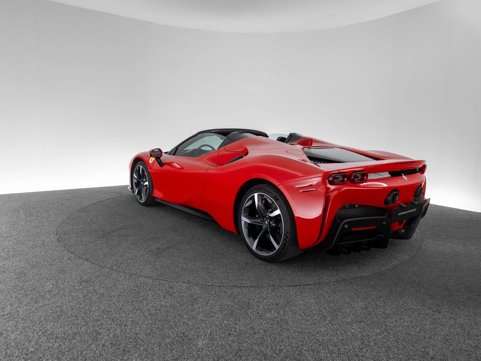 Ferrari SF90 Spider, 7/10
