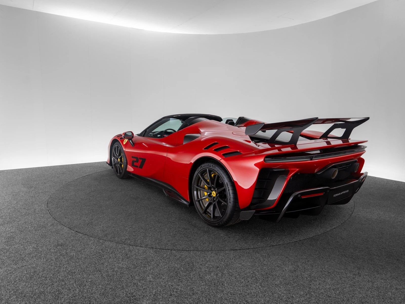 Ferrari SF90 XX Spider, 7/10