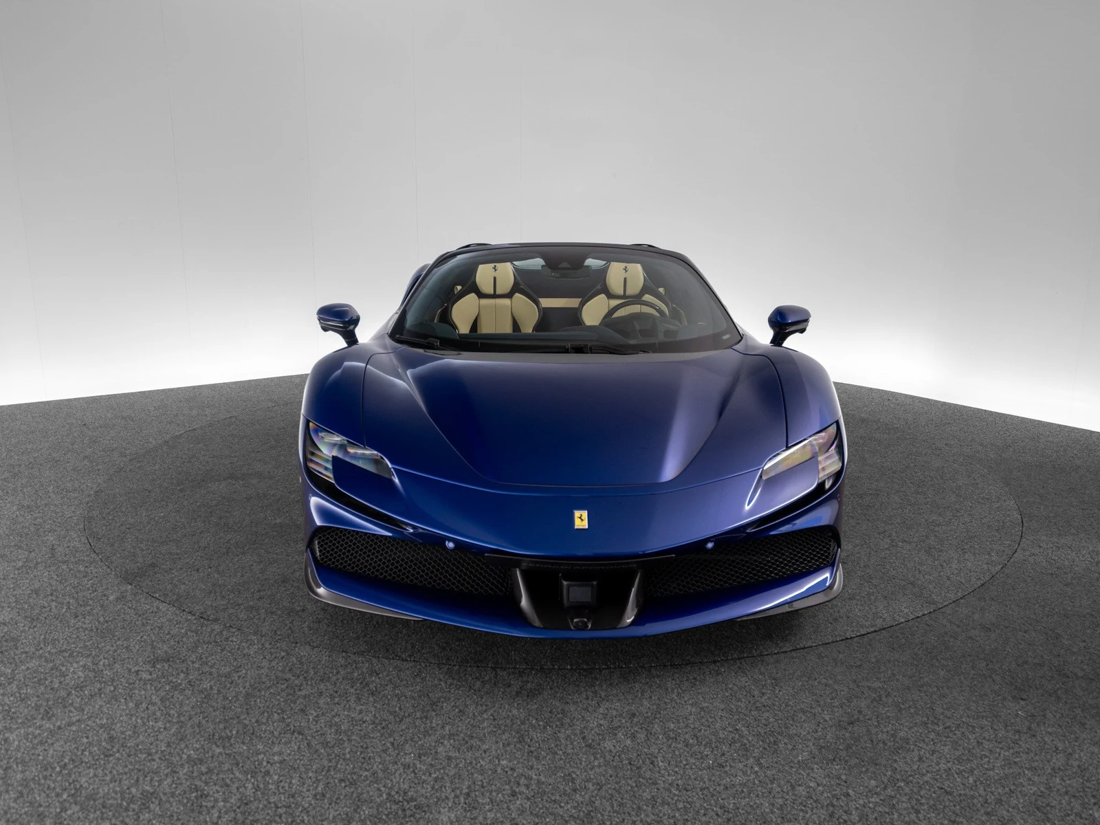 Ferrari SF90 Spider, 2/10