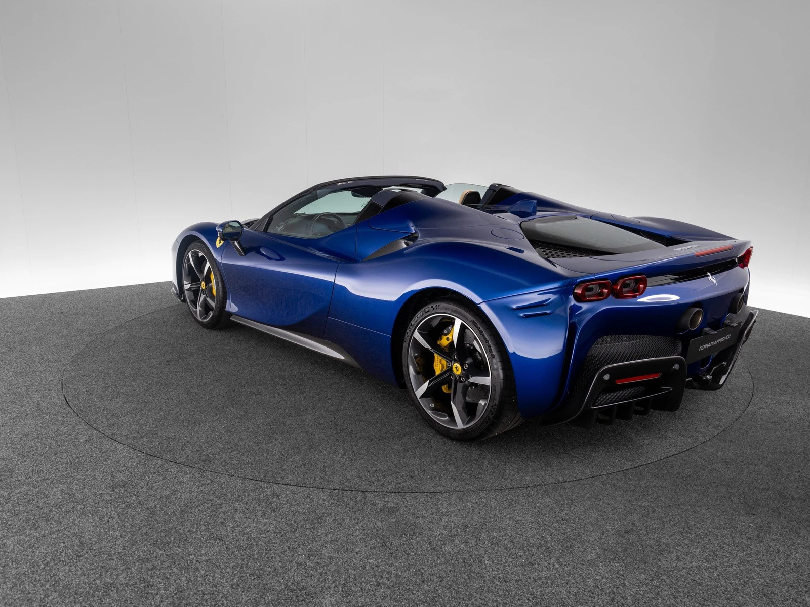 Ferrari SF90 Spider, 7/10