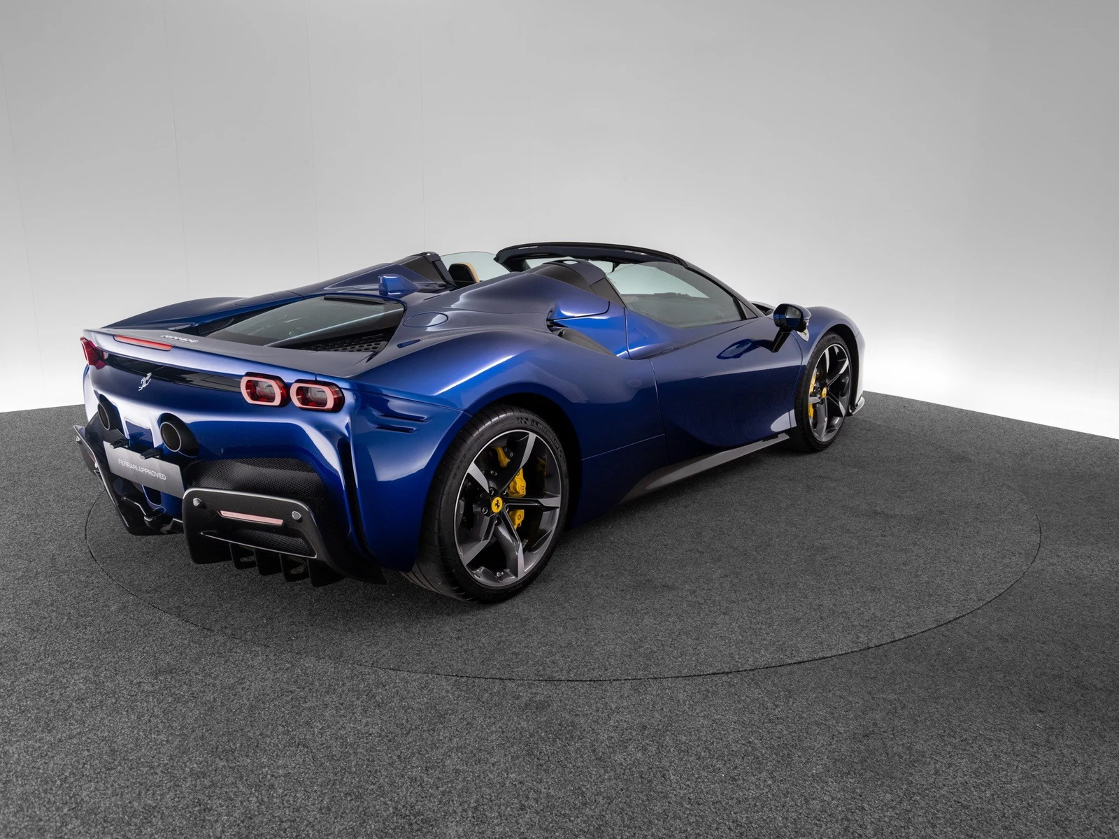 Ferrari SF90 Spider, 8/10