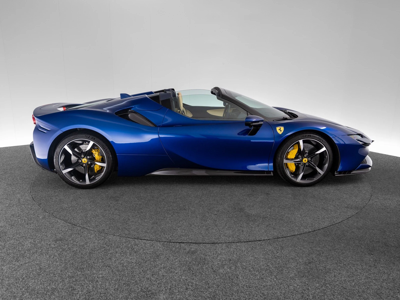 Ferrari SF90 Spider, 9/10