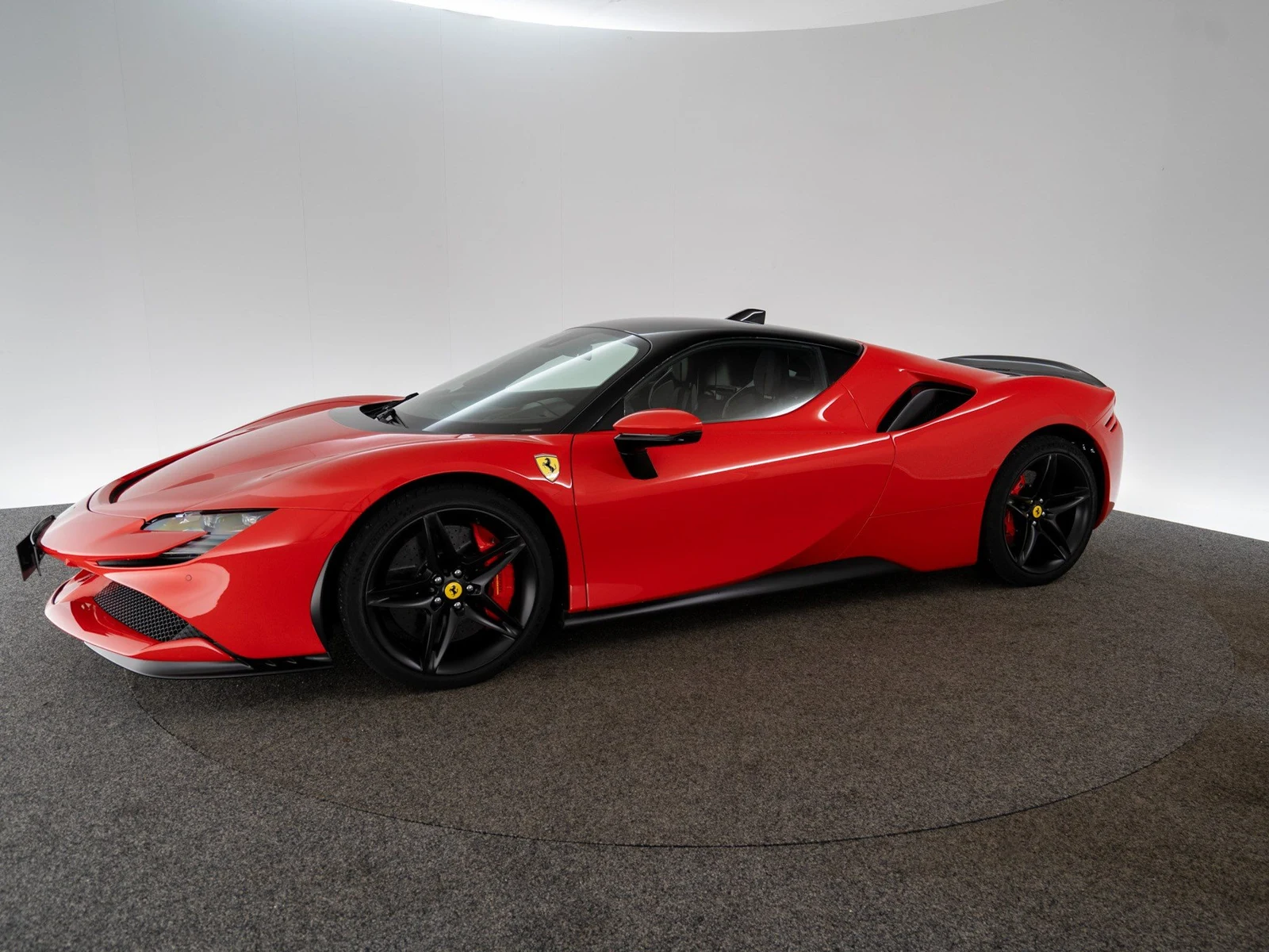 Ferrari SF90 Stradale Assetto Fiorano, 4/10